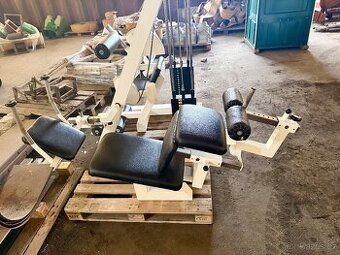 Posilovací stroj GrünSport břicho izolátor 0224