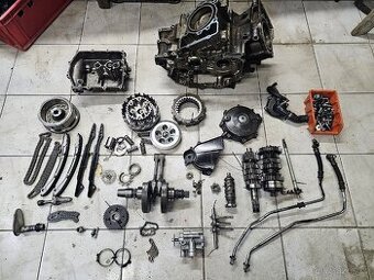 Části motoru Honda VTR 1000 vtr1000