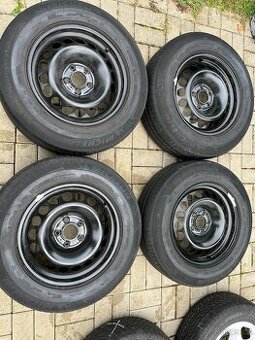 4x plechový disky 5x112 R16, letní pneu 50%