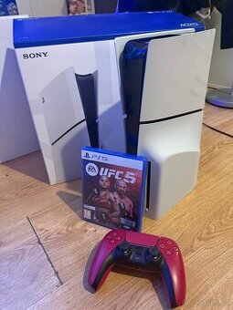 PlayStation 5 slim s mechanikou