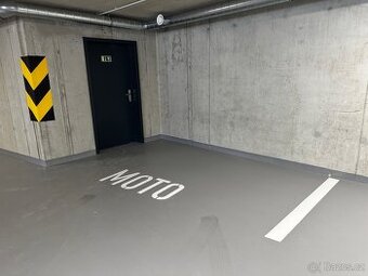 Garážové stání pro moto
