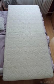 Téměř nová matrace zn. Vesna 90x200x13cm