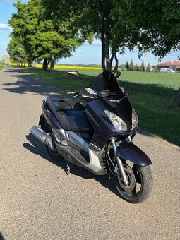 Yamaha X-MAX 125