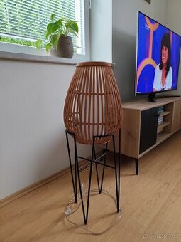 Stojací lampa