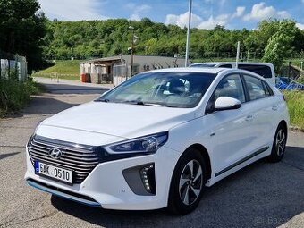 Hyundai IONIQ 1.6 HEV first edition rok 2017 1.majitel