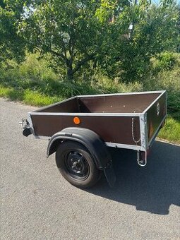 Přívěsný vozík za auto