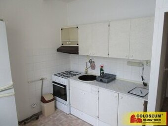 Znojmo, pronájem bytu OV 1+1, 33 m2 , balkon, sklepní kóje –