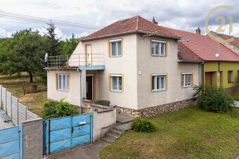 Prodej rodinného domu 4+1 Stavěšice – k rekonstrukci
