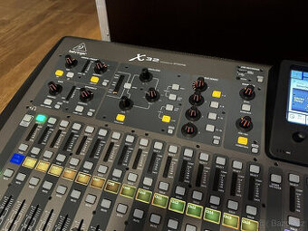 Behringer X32 32kanálový digitální mixážní pult včetně Thon