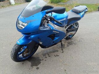 Motocykl Kawasaki ninja ZX-9R