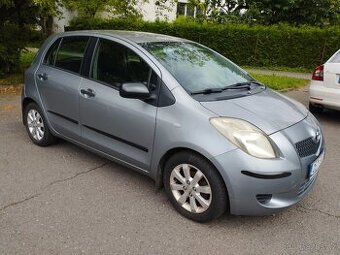 Toyota Yaris 1.3 tažné, kamera, 2 sady kol