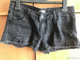 Džínové černé trhané kraťasy