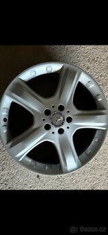 Kola Mercedes Benz ML