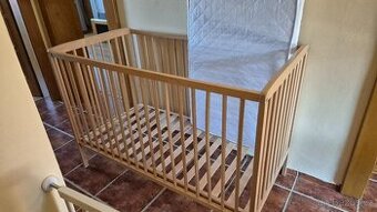 Dětská postýlka + matrace