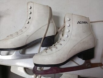 Lední brusle 37