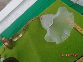 Retro nástěnná lampička