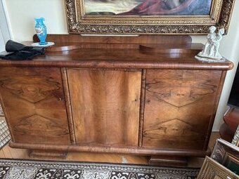 Starožitný masivní nabytek