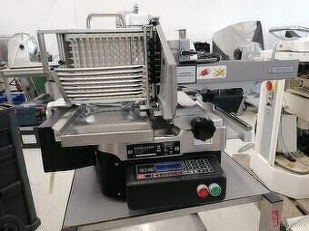 Nářezový stroj Berkel 834EPB Stacker - zn. DEKO