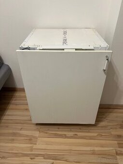 Akce Lednička Whirlpool ARG 597 skoro v ideálním stavu