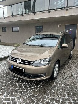 Volkswagen Sharan 2.0TDi 135kW DSG 7MÍST EL. DVEŘE ACC TAŽNÉ