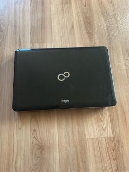 Fujitsu lifebook AH531