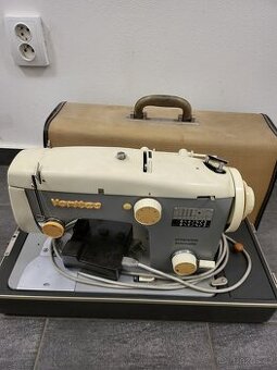 šicí stroj Veritas s kufrem