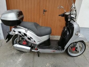 Skútr Kymco