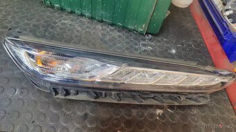 Prodám pravý přední světlomet LED DRL Hyundai Kona
