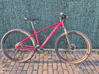 Horské kolo Trek Marlin 4 - magenta, ML (170-182cm)
