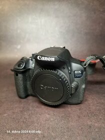 Canon EOS 700D zrcadlovka