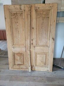 Vchodové starožitné dveře 135x187
