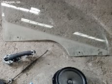 Škoda Octavia 2 sklo pravé přední čiré