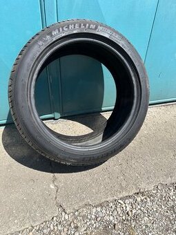 Kusovka: letní pneu: 225/45/R17 Michelin