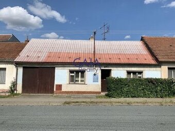 Velká nad Veličkou - Rodinný dům k rekonstrukci - 305m2