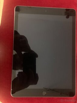 iPad 2017 (5.generace) 128Gb - použitý