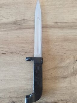 Bodák k samopalu AK-47 Polsko, první model.