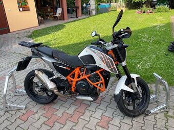 KTM 690 Duke