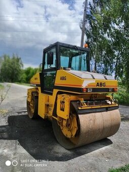 Vibrační válec ABG 8 t
