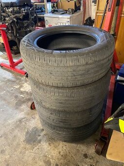 Pneu 235/55R18 100V