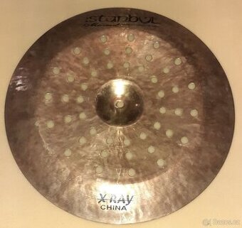 China Istanbul 17" a Ride Sabian 18"