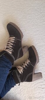 Lasocki polokozačky na blokovém podpatku