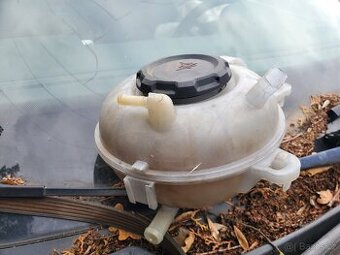 Nádoba chladící kapaliny Octavia 3 originalq