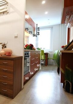 Kuchyň délky 255 cm s kováním Blum, včetně spotřebičů - 1