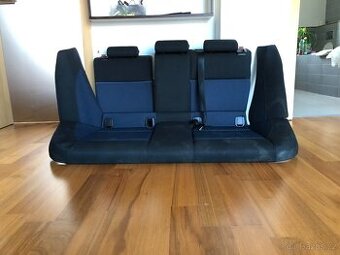 Zadní sedadla BMW E87 120D – originál, velmi pěkný stav