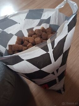 Korkové špunty ze sektů