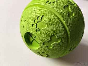 Dog Fantasy Míček na pamlsky zelený 11 cm