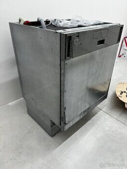 Vestavěná myčka Electrolux ESL5335LO 60cm