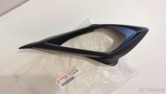 Rámeček krytu L světlometu Yamaha Raptor 700 OE1S3-84165-00