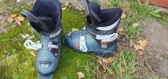 Dětské lyže Dynamic 100 a lyžáky.