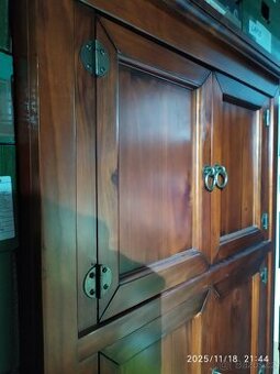 čínská skříňka dřevo. 165x85x45cm